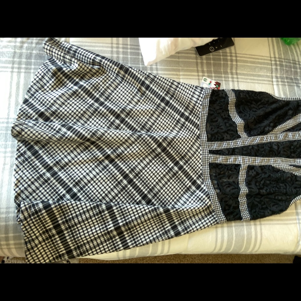 Dress - Picture 2 of 2